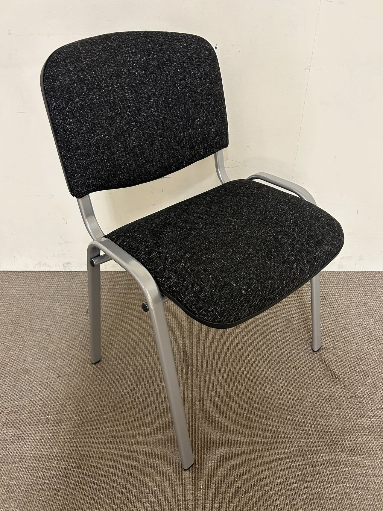 TILBUD PÅ 400 stk Casper/ISO konferansestol - møtestol - m/sortmelert stoff